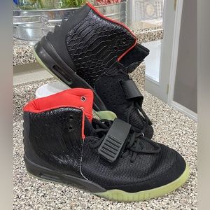 Nike Air Yeezy 2 Solar Red size 12